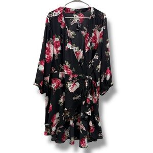Torrid NWT Floral Wrap Dress Women’s Size 4 Ruffle Hem V-Neck‎